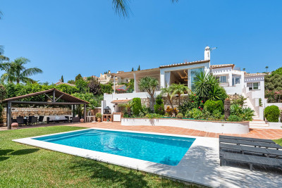4 Bedroom Detached Villa in Mijas Golf - Image 1