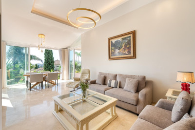 4 Bedroom Detached Villa in Mijas Golf - Image 2