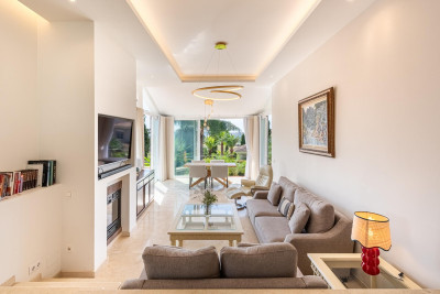 4 Bedroom Detached Villa in Mijas Golf - Image 3