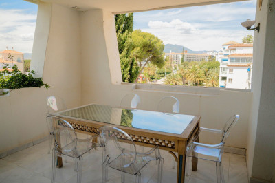 4 Bedroom Middle Floor Apartment in Puerto Banús - Image 3