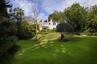 5 Bedroom Detached Villa in The Golden Mile - Image 3