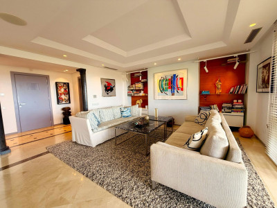 4 Bedroom Penthouse in Nueva Andalucía - Image 4