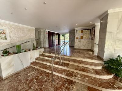1 Bedroom Middle Floor Apartment in Marbesa - Image 4