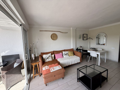1 Bedroom Middle Floor Apartment in Marbesa - Image 5