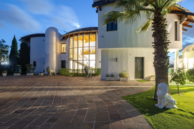 8 Bedroom Detached Villa in Los Flamingos