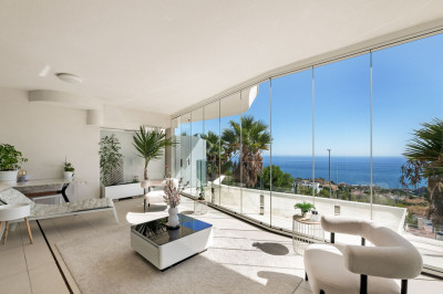 2 Bedroom Middle Floor Apartment in Benalmadena - Image 1
