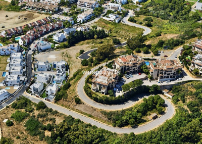 Residential Plot in Estepona - Image 4