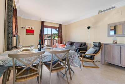 2 Bedroom Middle Floor Apartment in Atalaya - Image 2