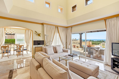 4 Bedroom Penthouse Duplex in Elviria - Image 4