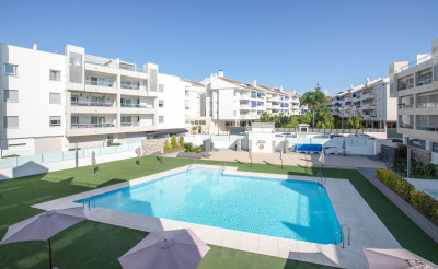 3 Bedroom Middle Floor Apartment in San Pedro de Alcántara - Image 3