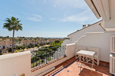 3 Bedroom Townhouse in El Paraiso - Image 2
