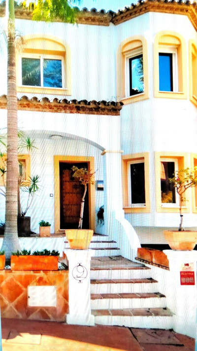 5 Bedroom Semi-Detached House in Puerto Banús
