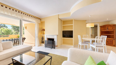 2 Bedroom Middle Floor Apartment in La Mairena - Image 5