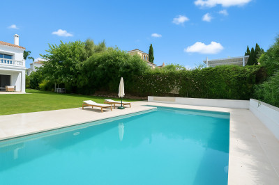 4 Bedroom Semi-Detached House in Sotogrande Alto - Image 4