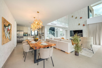 5 Bedroom Detached Villa in San Pedro de Alcántara - Image 5