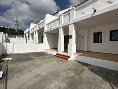 2 Bedroom Townhouse in Doña Julia - Image 2