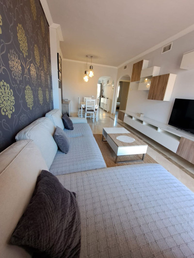 2 Bedroom Middle Floor Apartment in La Cala de Mijas - Image 4