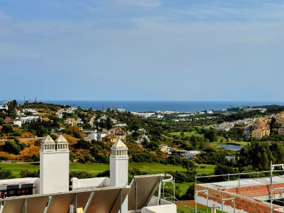 2 Bedroom Penthouse in Estepona - Image 1