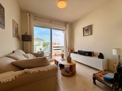 2 Bedroom Penthouse in Estepona - Image 4