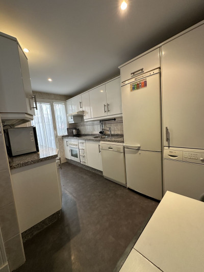 3 Bedroom Middle Floor Apartment in Puerto Banús - Image 4