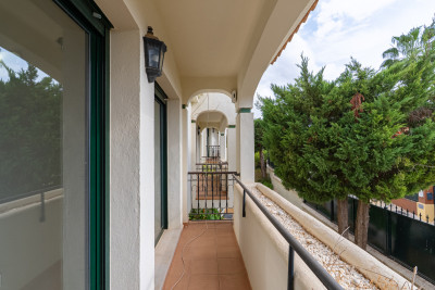 4 Bedroom Townhouse in Estepona - Image 4