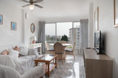 1 Bedroom Middle Floor Apartment in Benalmadena Costa - Image 5
