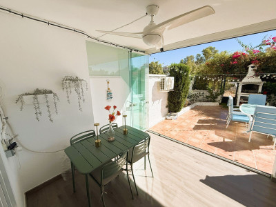 2 Bedroom Ground Floor Apartment in Miraflores - Image 2