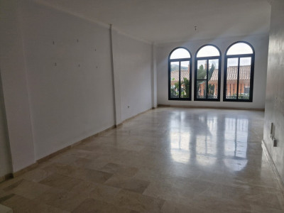 2 Bedroom Middle Floor Apartment in Elviria - Image 4