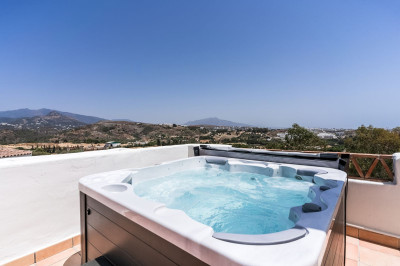 2 Bedroom Penthouse Duplex in Selwo