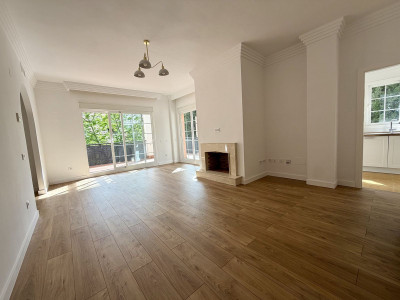 3 Bedroom Top Floor Apartment in Nueva Andalucía - Image 1