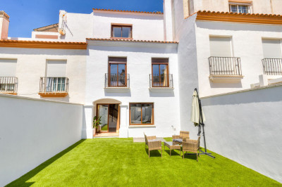 5 Bedroom Townhouse in Casares Playa - Image 3