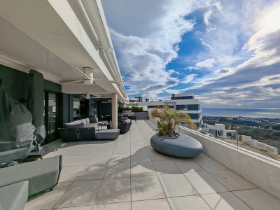 3 Bedroom Penthouse in Marbella - Image 2