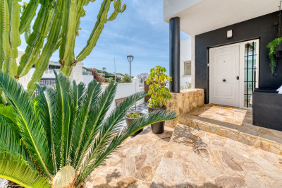 7 Bedroom Detached Villa in Mijas - Image 2