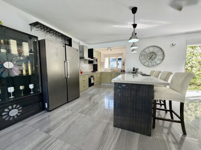 4 Bedroom Detached Villa in Cabopino - Image 5