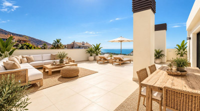 3 Bedroom Top Floor Apartment in Benalmadena - Image 5