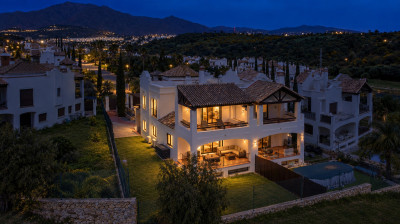 4 Bedroom Semi-Detached House in Estepona - Image 1