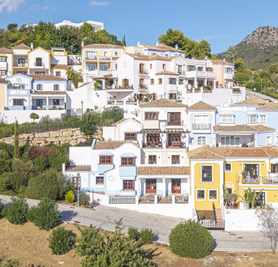 3 Bedroom Townhouse in Benahavís - Image 4