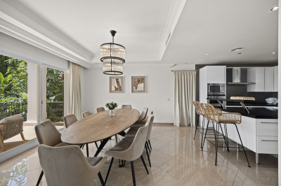 8 Bedroom Detached Villa in Benahavís - Image 5
