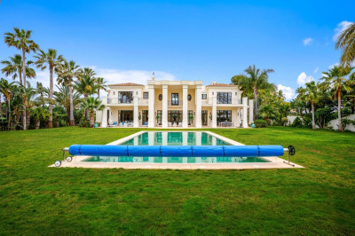 5 Bedroom Detached Villa in Guadalmina Baja