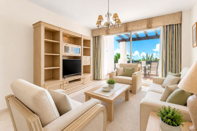3 Bedroom Middle Floor Apartment in Calahonda - Image 5