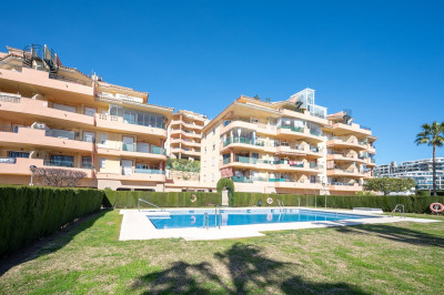 2 Bedroom Middle Floor Apartment in Riviera del Sol - Image 1