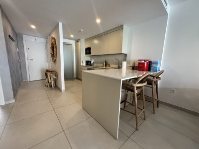 2 Bedroom Middle Floor Apartment in Elviria - Image 5
