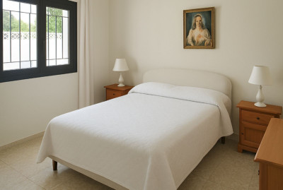 2 Bedroom Detached Villa in La Duquesa - Image 4
