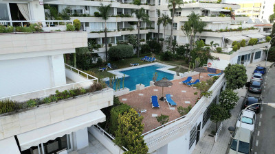 2 Bedroom Middle Floor Apartment in Marbella - Image 2
