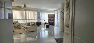 2 Bedroom Middle Floor Apartment in Marbella - Image 4