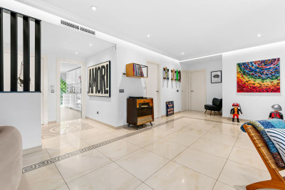 3 Bedroom Top Floor Apartment in Benahavís - Image 5