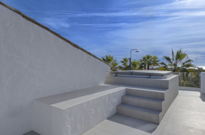 3 Bedroom Penthouse Duplex in El Paraiso - Image 1