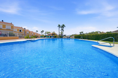 3 Bedroom Townhouse in La Duquesa - Image 1