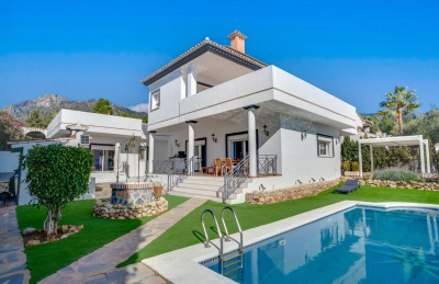 5 Bedroom Detached Villa in Marbella - Image 1