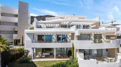 3 Bedroom Middle Floor Apartment in Marbella - Image 1